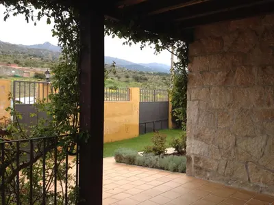 Vista general de una montaña o vista desde the country house