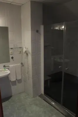 Un baño de Hotel Iberia Plaza América