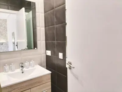 Un baño de Hostal Gonzala by gaiarooms