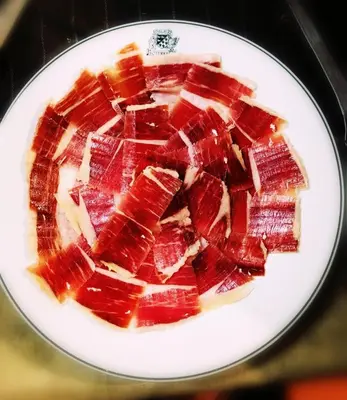 Comida en o cerca de este hotel