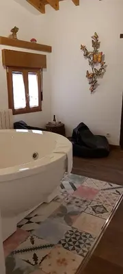 Un baño de La Morada del Druida