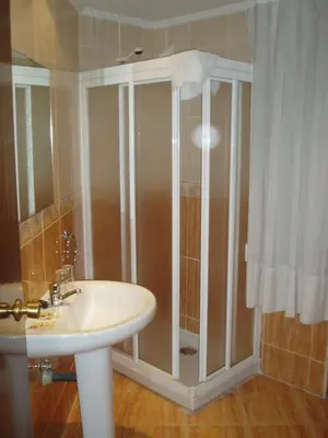 Un baño de Hostal Conde David
