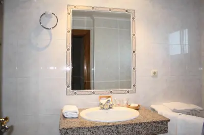 Un baño de Hotel Cuatro Calzadas
