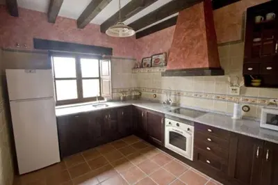 Una cocina o zona de cocina en Casas Herrenales de Ulaca