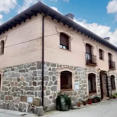 Spacious house in Cenicientos with mountain view