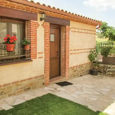 Lovely Home In Aldeanue De La Sierra