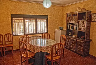 Una cocina o zona de cocina en Los Sotillos De Gredos