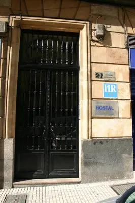 Fachada o entrada de Hostal Hispanico I