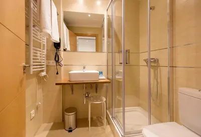 Un baño de Apartamentos Ele San Justo Plaza
