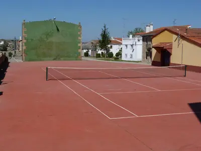 Instalaciones para jugar a tenis o squash en Apartamento Zapatero o alrededores
