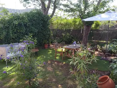 Jardín al aire libre en La Tierra Verde COTTAGE