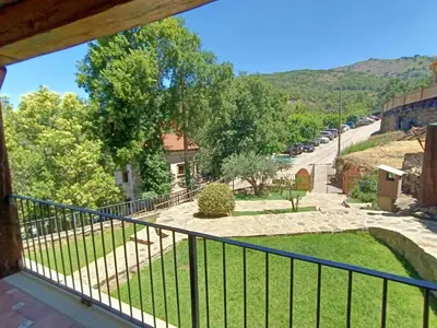 Vista general de una montaña o vista desde the country house