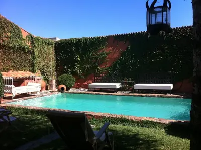 Piscina en o cerca de La Tierra Roja