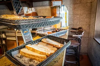 Comida en o cerca de este hostal o pensión