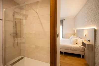 Un baño de Hostal Gran Duque