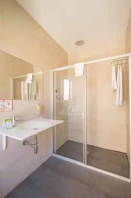Un baño de Baluart Apartments