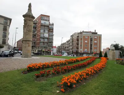 Edificio en el que se encuentra el hostal o pensión