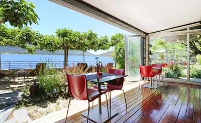 Vista de un río cerca de este hostal o pensión