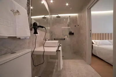 Un baño de Yoanna Hotel