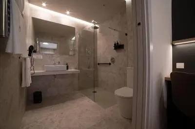 Un baño de Yoanna Hotel