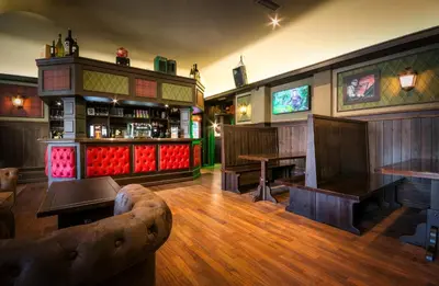 El salón o zona de bar de Yoanna Hotel