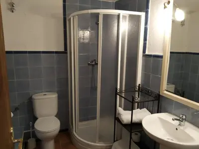 Un baño de Viv. De Uso Turístico Fuente el Tejo - Casa Ana