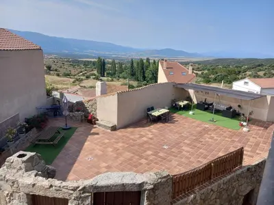 Vista general de una montaña o vista desde the country house