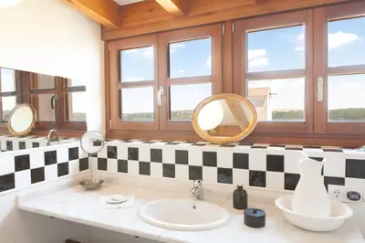 Un baño de Casa Fresno alojamiento en el campo hasta 5 personas cerca de Salamanca