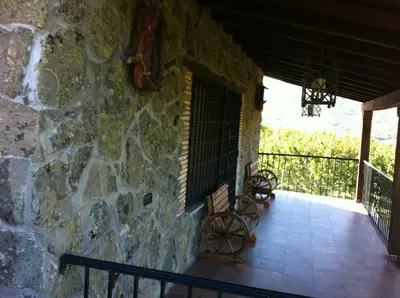 Un balcón o terraza de Casa Rural Apartamento Las Malpicas