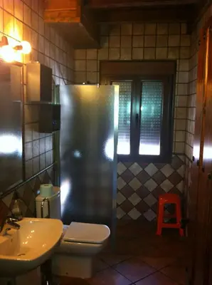 Un baño de Casa Rural Apartamento Las Malpicas
