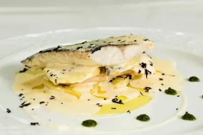 Comida en o cerca de este hotel