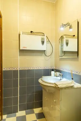 Un baño de La Escapada ( Casa Rural de Gredos )
