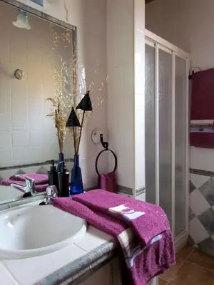 Un baño de Apartamentos Rurales Azabal, LAS HURDES, ATR-CC-00260