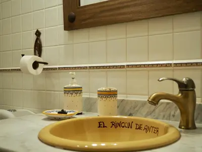 Un baño de El Rincón de Anter