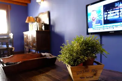 Una televisión o centro de entretenimiento en Vallespin Suite