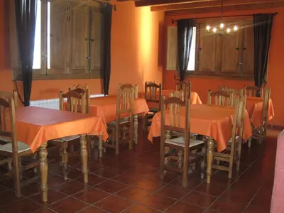 Un restaurante o sitio para comer en Hospederia La Serrota
