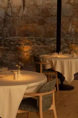 Un restaurante o sitio para comer en La Casa del Presidente Small Luxury Hotels of the World