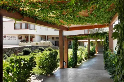 Jardín al aire libre en Hotel Nabia