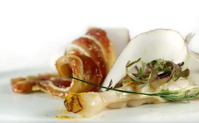 Comida en o cerca de este hotel