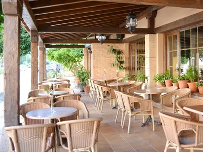 Un restaurante o sitio para comer en Hotel Moregón