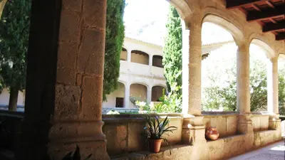 Un balcón o terraza de Hotel Moregón