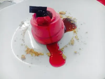 Comida en o cerca de este hotel