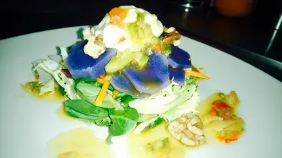 Comida en o cerca de este hotel