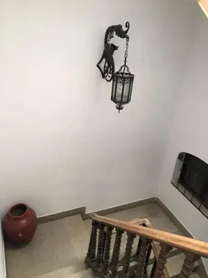 Una televisión o centro de entretenimiento en El Altillo