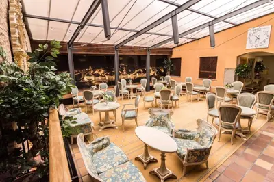 Un restaurante o sitio para comer en Antika Snoga
