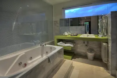 Un baño de Hotel Spa Sinagoga