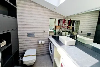 Un baño de Plasencia Plaza Mayor Luxury