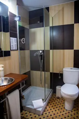 Un baño de Hostal Gud Salamanca
