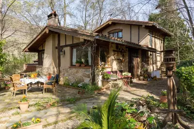 Jardín al aire libre en Casa Rural la Casa del Bosque