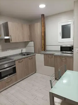 Una cocina o zona de cocina en Bejar Alojamiento La Plaza